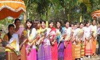 Einzige Schönheit der traditionellen Trachten der Khmer