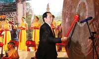 Staatspräsident Tran Dai Quang nimmt am traditionellen Truong Yen-Fest teil