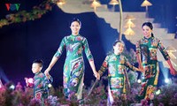 Ao Dai-Festival Hanoi vermittelt kulturelle Botschaft 