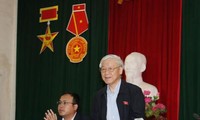 KPV-Generalsekretär Nguyen Phu Trong trifft Wähler in Hanoi