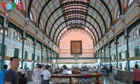 Die Post in Stadtzentrum- die Einrichtung mit besonderer Architektur in Ho Chi Minh Stadt