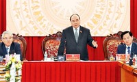 Premierminister Nguyen Xuan Phuc trifft Regierungsinspektoren