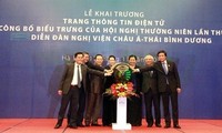  Parlamentspräsidentin Nguyen Thi Kim Ngan nimmt an Einweihung des Internetportals von APPF-26 teil