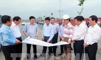 Vizepremierminister Vuong  Dinh Hue besucht Hai Phong