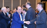 Premierminister Nguyen Xuan Phuc nimmt am Forum für Reform und Entwicklung in Vietnam teil