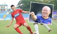 Trainer der vietnamesischen Fußballnationalmannschaft Park nimmt Adriano Schmidt unter die Lupe