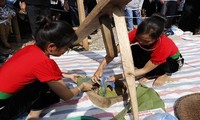 Fest vom jungen Klebreis (Com) in Tu Le: Ehrung der traditionellen Kulturwerte der Thai