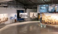 Ausstellung aus alten Kleidungen