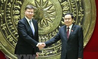 Vize-Parlamentspräsident Tran Thanh Man trifft Vizepräsident der Europäischen Kommission Valdis Dombrovski