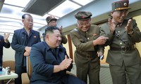 ການນຳ Kim Jong un ຕິດຕາມກວດກາເຫດທົດລອງອາວຸດໃໝ່