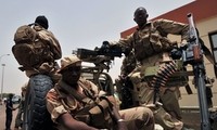  France announces intention to regain Mali from rebels