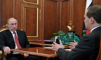 Putin, Medvedev discuss prospects of Russia's economy