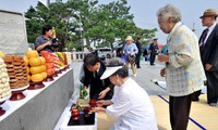 North, South Korea agree to talks on reuniting families 