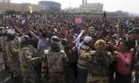 Egypt: students expand Morsi protests 