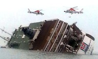 South Korean ferry disaster: 18 died, 278 missing 