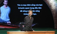 Nick Vujicic talks to 500 children in Ho Chi Minh City 