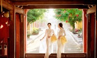 Mujeres vietnamitas con el Ao Dai, en fotos de DzungArt