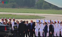 El presidente estadounidense empieza su visita estatal a Vietnam