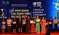 Honran a individuos y colectivos sobresalientes de turismo vietnamita