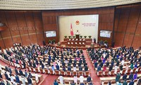 Diputados vietnamitas debaten sobre el plan de desarrollo socioeconómico