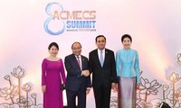 Vietnam contribuye a estrechar la cooperación interna en Cumbres regionales