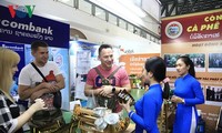 Vietnam y Laos buscan promover cooperación comercial