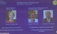 Otorgan el Nobel de Química 2018 a tres científicos por trabajo sobre la evolución