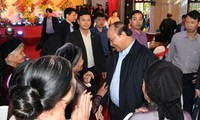 Premier vietnamita estimula la solidaridad en la provincia de Bac Giang