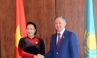 Jefa parlamentaria vietnamita se reúne con titular de la Cámara Baja de Kazajistán