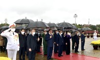 Dirigentes de Vietnam rinden tributo al presidente Ho Chi Minh con motivo del Año Nuevo Lunar