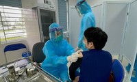 Ministerio de Salud Pública de Vietnam distribuye el segundo lote de vacunas contra el covid-19