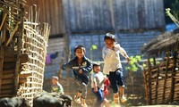 Celebran el Día Mundial del Niño en Vietnam