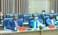 Vietnam y Sierra Leona promueven la cooperación en la agricultura y la transformación digital