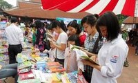 Vietnam se propone elevar hábito de lectura en el pueblo