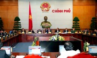 Gobierno vietnamita celebra última conferencia mensual en 2012