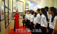 Exhibition features historical evidence on Vietnam’s Hoang Sa and Truong Sa archipelagoes