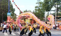 빈즈엉 (Bình Dương)성의 정월 대보름 축제