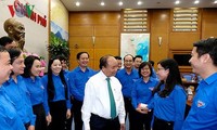 Le Premier ministre travaille avec l’Union de la Jeunesse communiste Hô Chi Minh