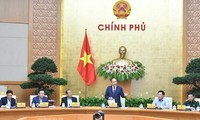 Réunion gouvernementale sous la houlette du Premier ministre Nguyên Xuân Phuc