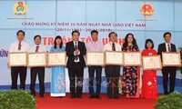 Célébrations de la journée des enseignants vietnamiens