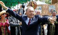 Le président du Kazakhstan démissionne après 30 ans au pouvoir