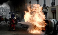 Gilets jaunes: 28.000 manifestants en France, dont 4.700 à Paris