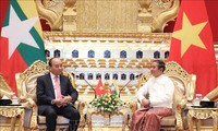 Entrevue entre le Premier ministre vietnamien et le président birman