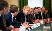 Boris Johnson veut mener le Brexit au pas de charge