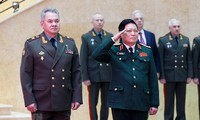 Entretien entre Ngô Xuân Lich et son homologue russe Sergey Shoigu