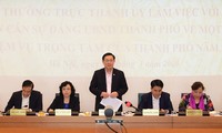 Covid-19 : le comité du Parti de Hanoi se réunit 