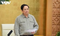 Pham Minh Chinh: assouplir la distanciation sociale avec prudence