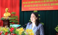 Vo Thi Anh Xuân rend visite au commandement de la brigade 25, dans la 9e zone militaire