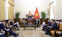 Bùi Thanh Son reçoit la vice-ministre des Affaires étrangères du Mexique