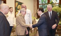 Vuong Dinh Huê reçu par Raul Castro Ruz et Miguel Diaz-Canel